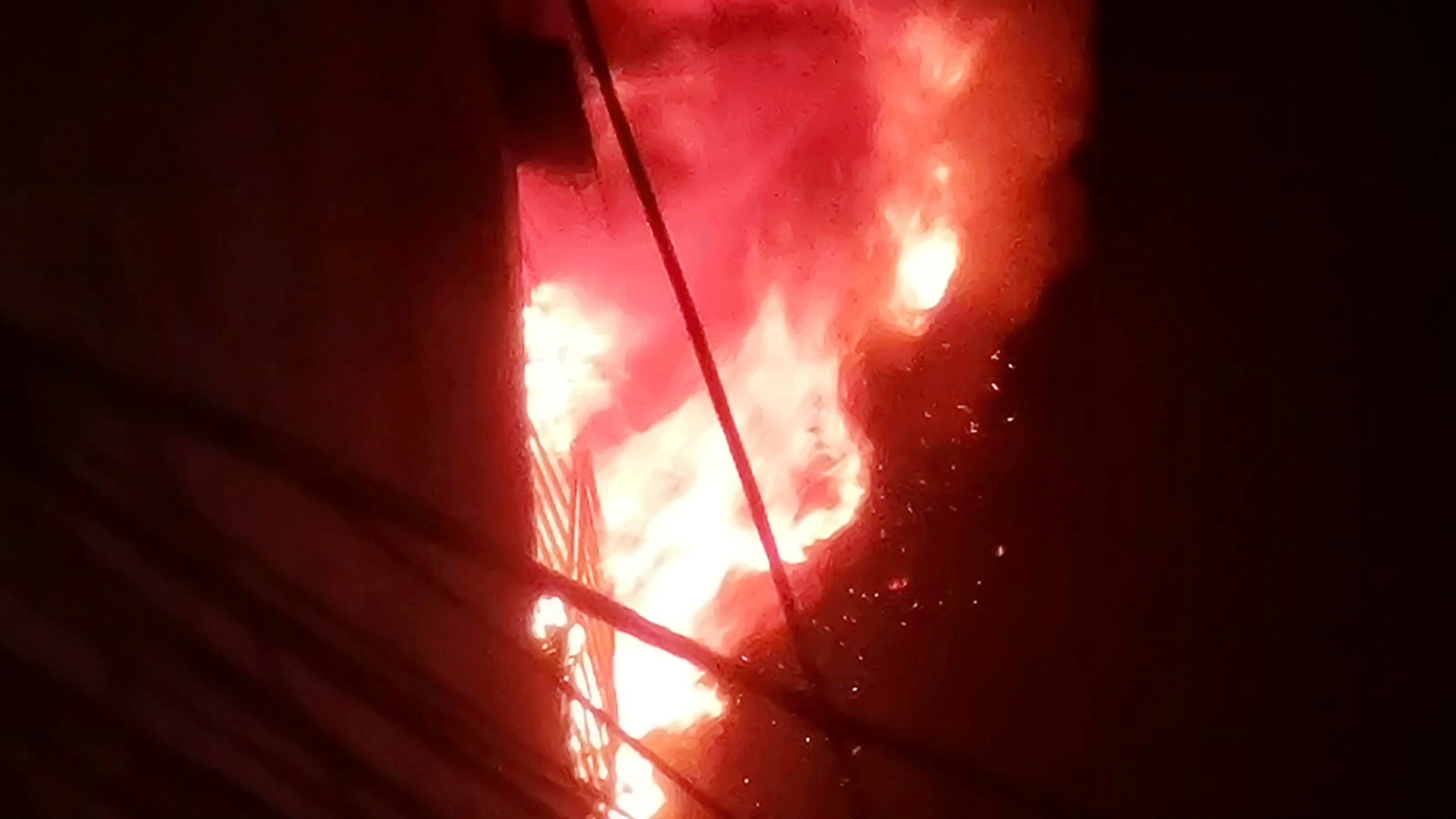 চকবাজারে ক্ষতিগ্রস্ত গুদামের মালামাল না সরালে আবারও আগুন ধরতে পারে: ফায়ার সার্ভিস