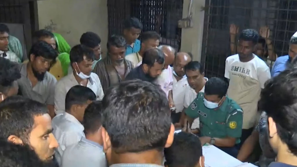 মিরপুরের আগুনে নিহত ১৬ জনের মরদেহ হস্তান্তর