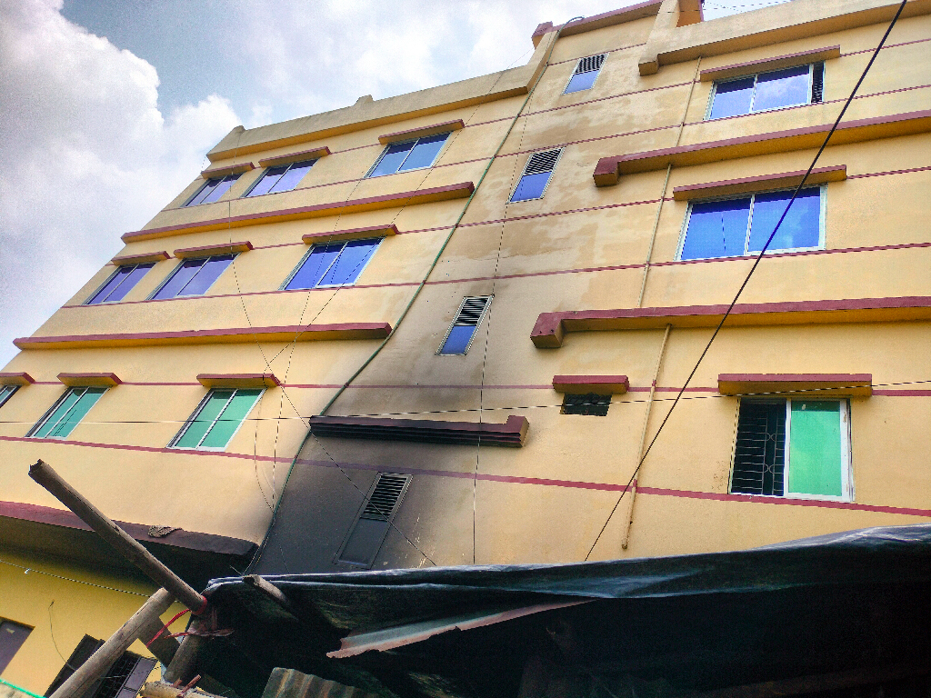 আগুনের খবর দিলেও আসেনি ফায়ার সার্ভিস, স্থানীয়দের ক্ষোভ