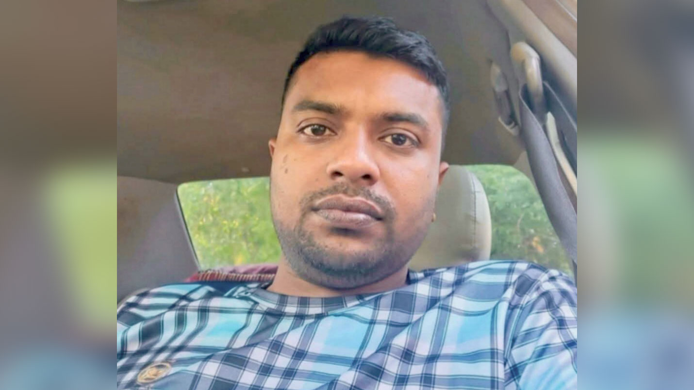 খালি হাতে সৌদি থেকে ফেরত, ঋণের চাপে ‘আত্মহত্যা’