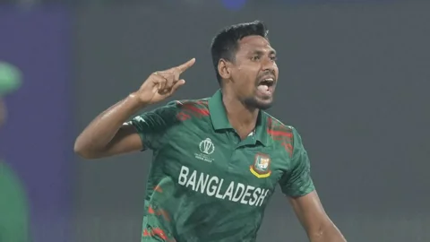 আফগানিস্তান ম্যাচের আগমুহূর্তে মোস্তাফিজের দুঃসংবাদ