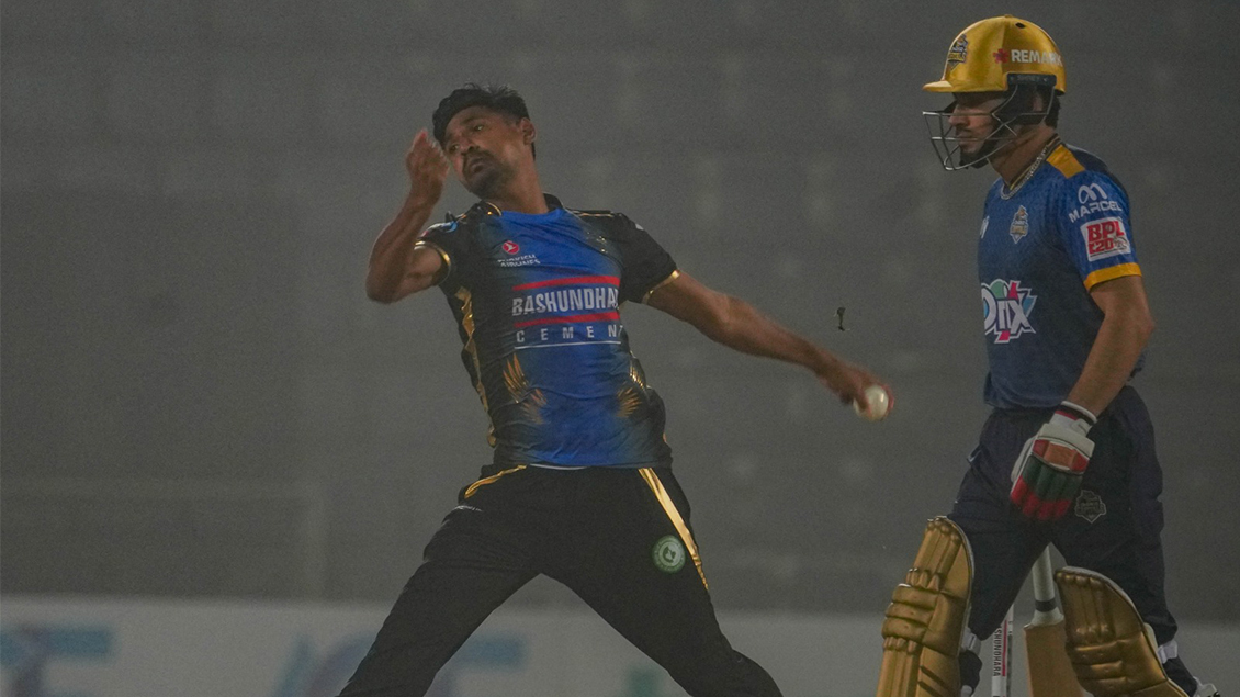 জেতালেন মোস্তাফিজ, ম্যাচসেরা মাহমুদউল্লাহ