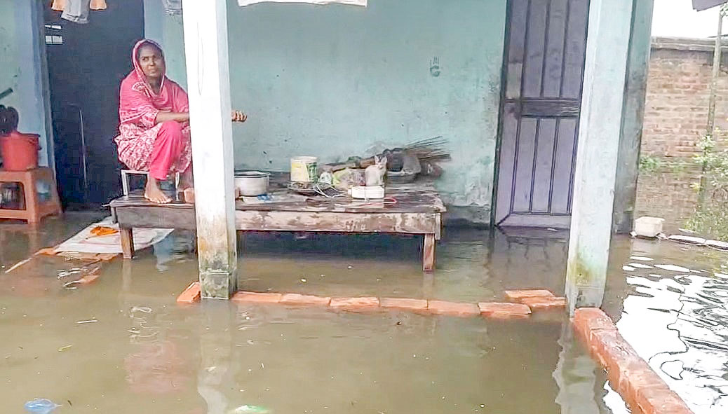 জলাবদ্ধতা: খাল ভরাট, ড্রেন নিয়ে পরিকল্পনা নেই বিপর্যস্ত রংপুর নগরী