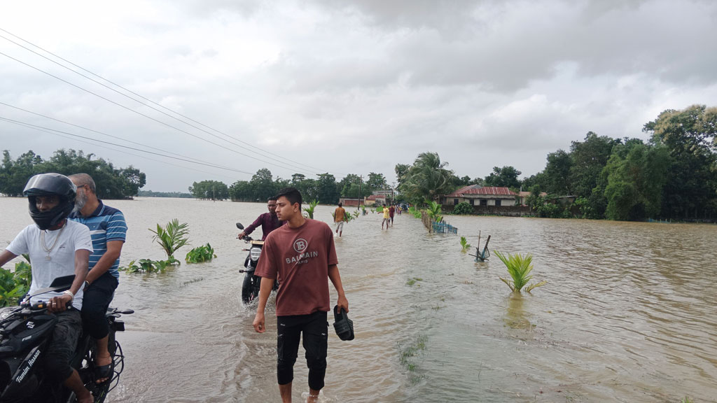 মৌলভীবাজারে কমছে বন্যার পানি, বাড়ছে পানিবাহিত রোগের শঙ্কা