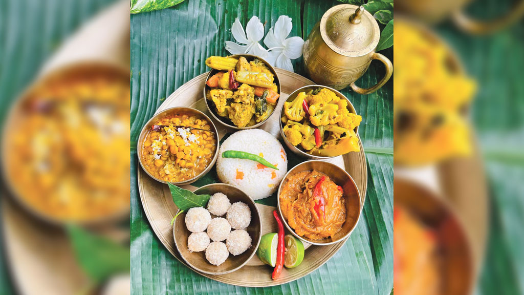 এসো বসো আহারে