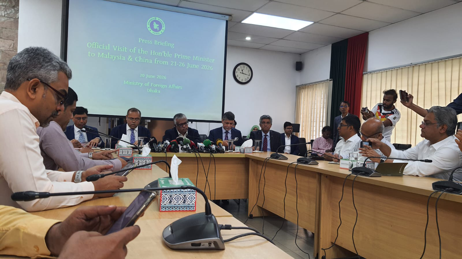 ৬ দিনের সফরে মালয়েশিয়া ও চীন যাচ্ছেন প্রধানমন্ত্রী, যা থাকছে সফরসূচিতে