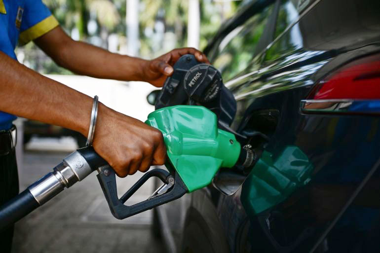 ইরান যুদ্ধের প্রভাবে জ্বালানি তেলের দাম বেড়েছে ৮৫ দেশে