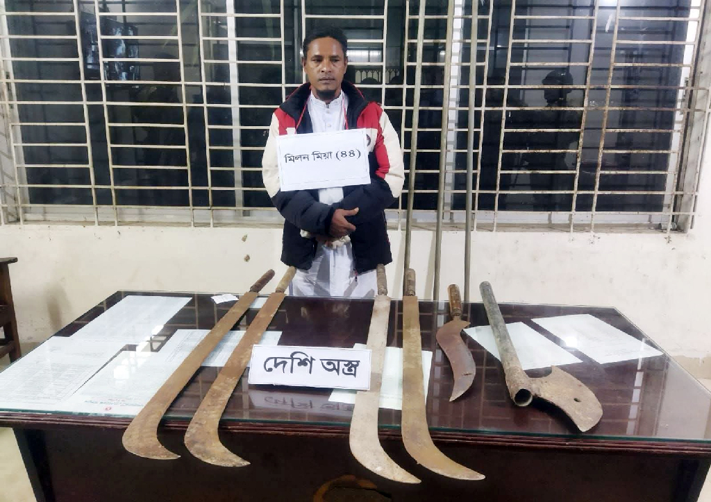 গাইবান্ধায় যৌথ বাহিনীর অভিযানে অস্ত্রসহ বিএনপি নেতা আটক