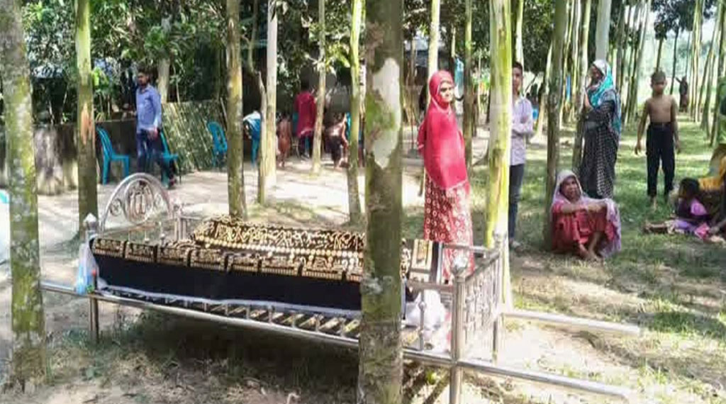 ছেলের নামে জমি লিখে দেওয়ায় বাবার জানাজা-দাফনে মেয়ের বাধা