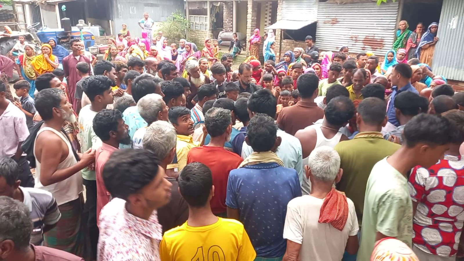 গাইবান্ধায় ভাতিজার বিরুদ্ধে চাচাকে গলা কেটে হত্যার অভিযোগ