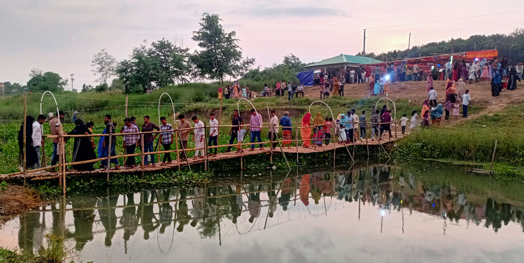 ঈদ আনন্দে মুখর গাংনীর বিনোদনকেন্দ্রগুলো