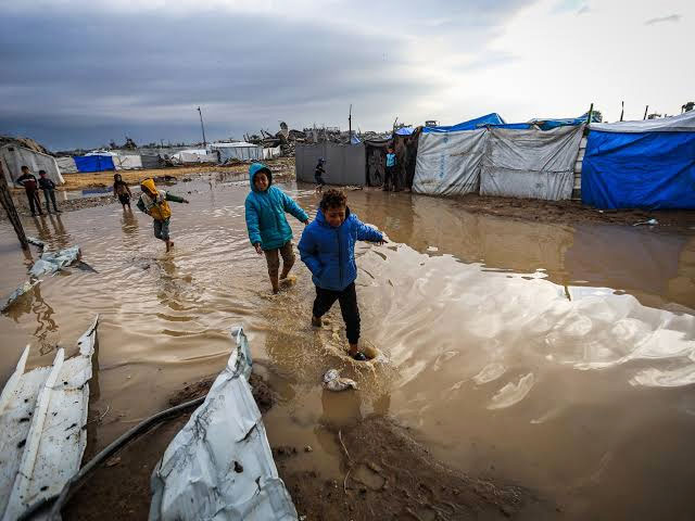 এবার গাজাবাসীর নতুন হুমকি ঘূর্ণিঝড় বায়রন, ঝুঁকিতে সাড়ে ৮ লাখ মানুষ