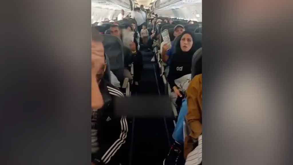 ফিলিস্তিনিদের প্রলোভনে ফেলে গাজা খালি করার মিশনে ইসরায়েলঘনিষ্ঠ ভুয়া সংস্থা