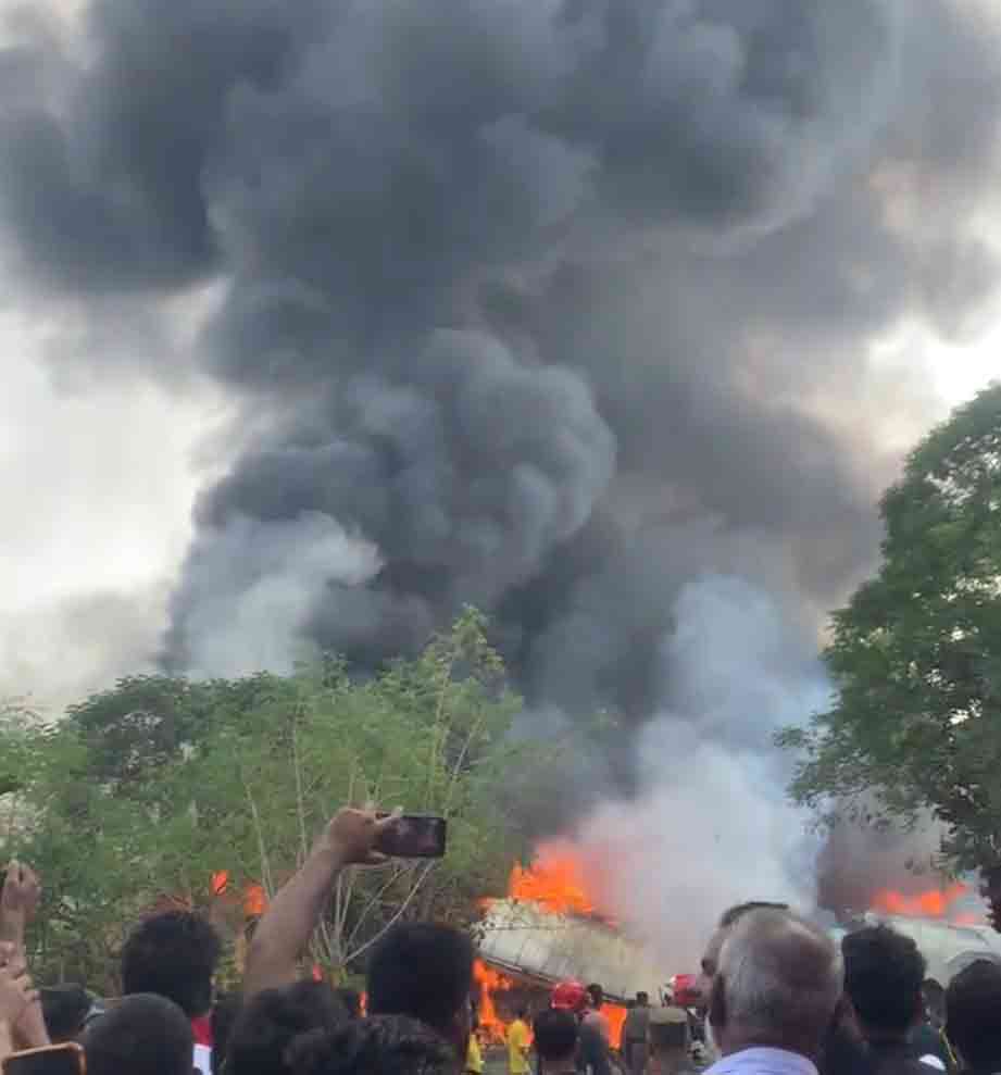 আজ শনিবার সকাল সোয়া ১০টার দিকে অগ্নিকাণ্ডের সূত্রপাত হয়। ছবি: সংগৃহীত