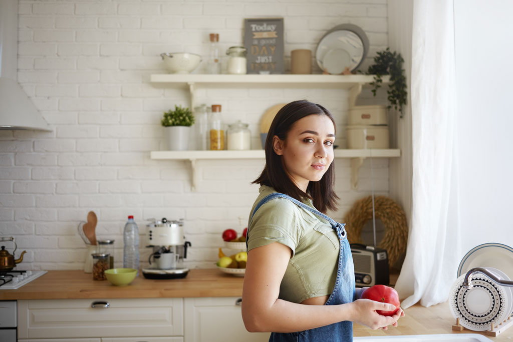 স্বামীর কথামতো স্ত্রীর চলা উচিত—এক–তৃতীয়াংশ জেন–জির মত
