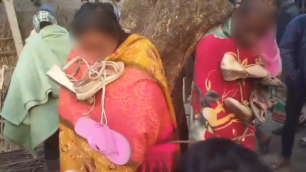 চুয়াডাঙ্গায় গৃহবধূ ও যুবককে জুতার মালা পরিয়ে ও চুল কেটে নির্যাতন