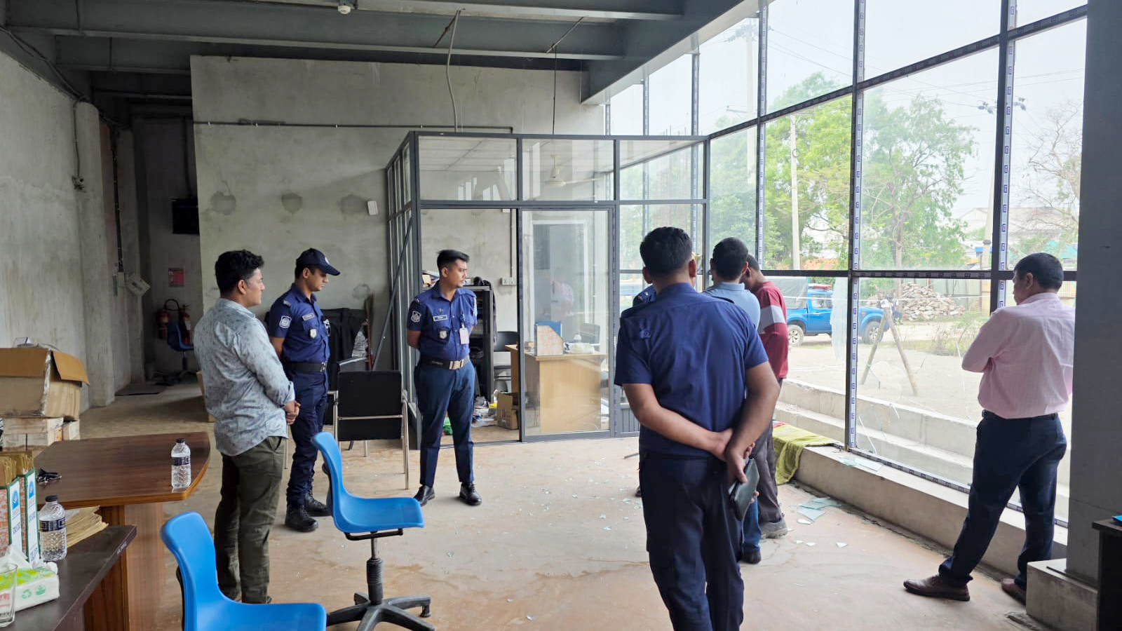 রপ্তানিমুখী পোশাক কারখানায় ডাকাতি, কোটি টাকার মালামাল লুটের অভিযোগ