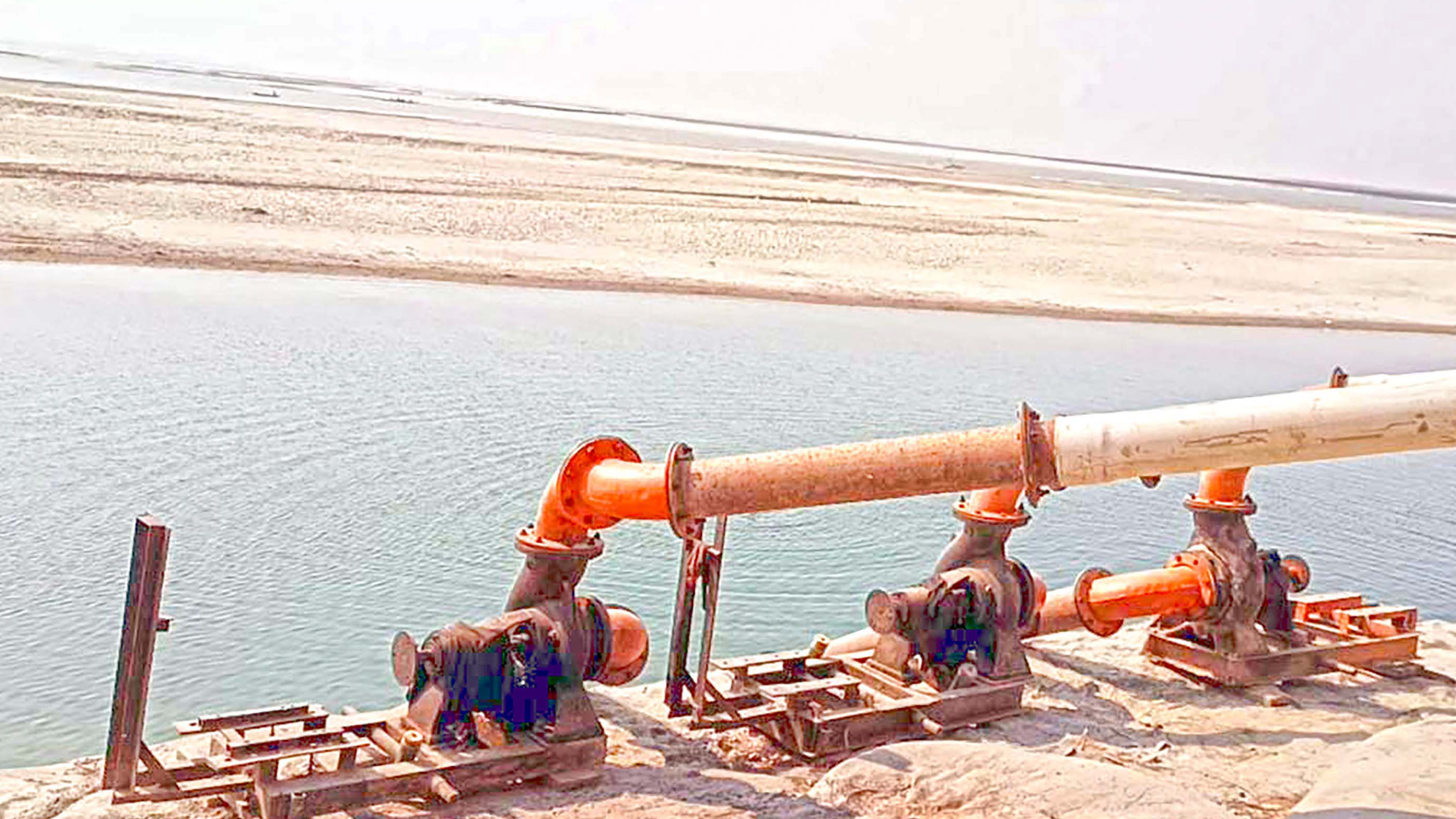 চর জাগায় সেচ সংকট, অনিশ্চিত বোরো আবাদ