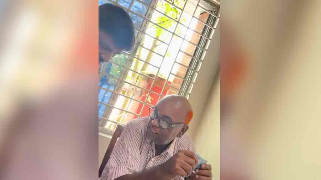 কুমারখালী ভূমি অফিস সহকারীর ঘুষ নেওয়ার ভিডিও ভাইরাল