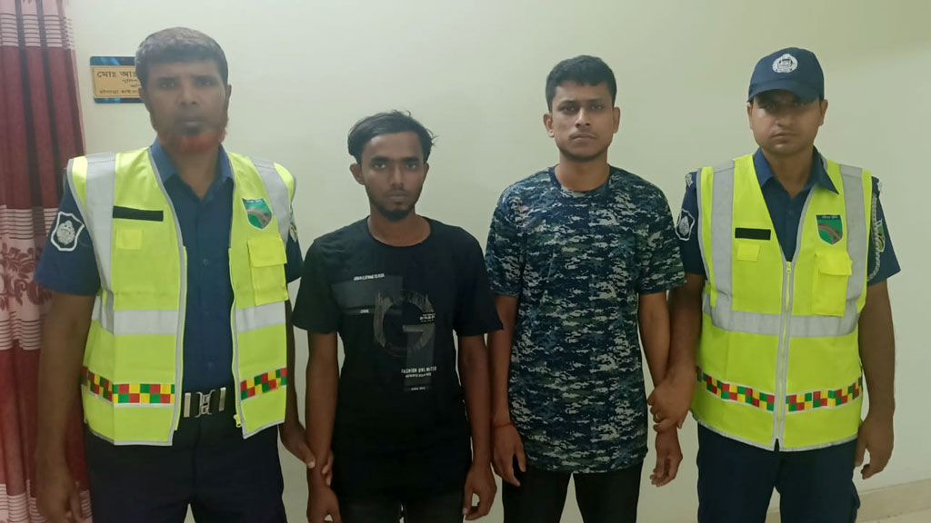 অ্যাম্বুলেন্সকে ধাক্কা দেওয়া সেই বাসের সুপারভাইজার ও হেলপার গ্রেপ্তার