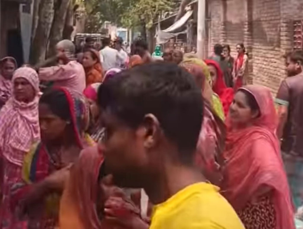 পলাশবাড়ীতে দেয়ালচাপায় প্রাণ গেল নির্মাণশ্রমিকের