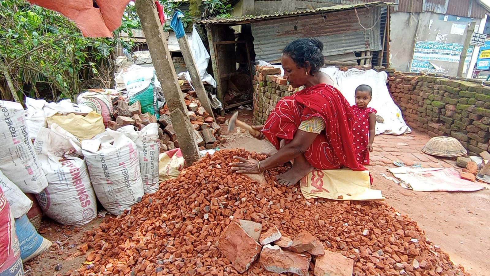 ‘হামরা দিবস দিয়ে কী করমো, কাম করে ভাত খাই’