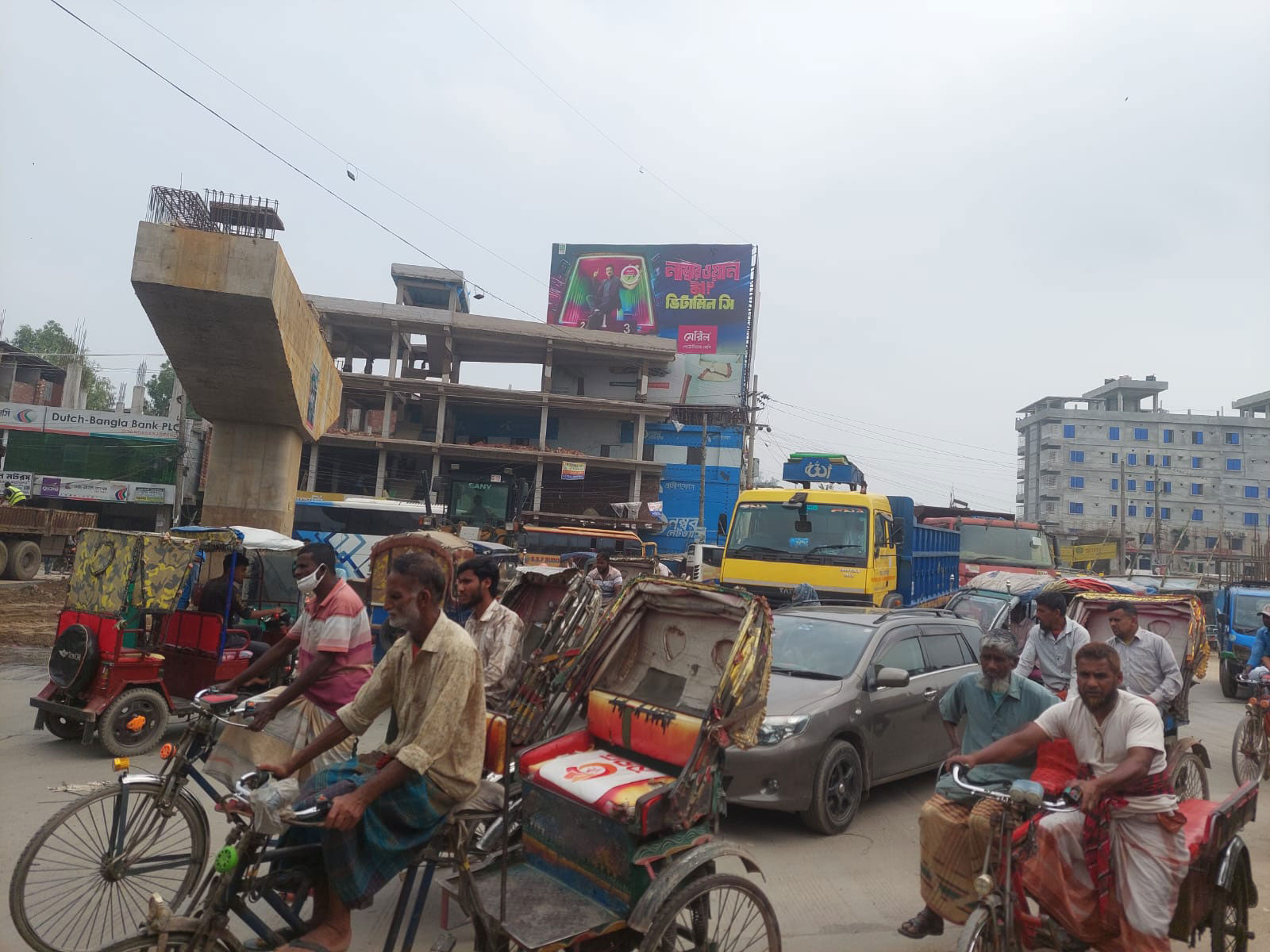 মহাসড়কে নির্মাণকাজ চলমান, ঈদযাত্রায় যানজটের শঙ্কা