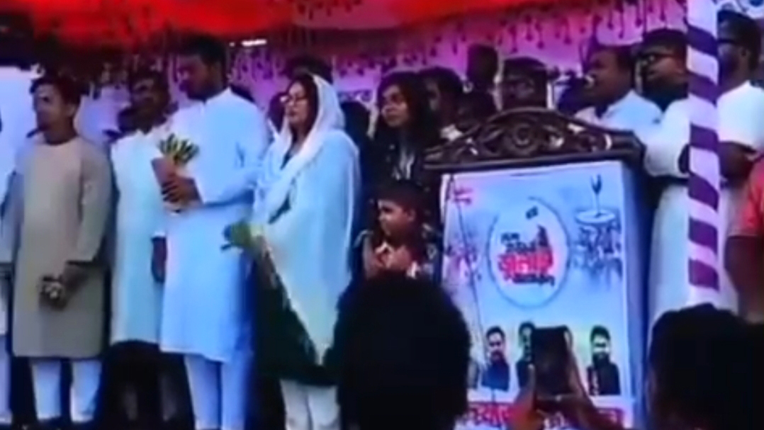 গাইবান্ধায় এনসিপির পথসভায় ‘জয়বাংলা’ বলে বক্তব্য শেষ করলেন অনুষ্ঠানের সভাপতি