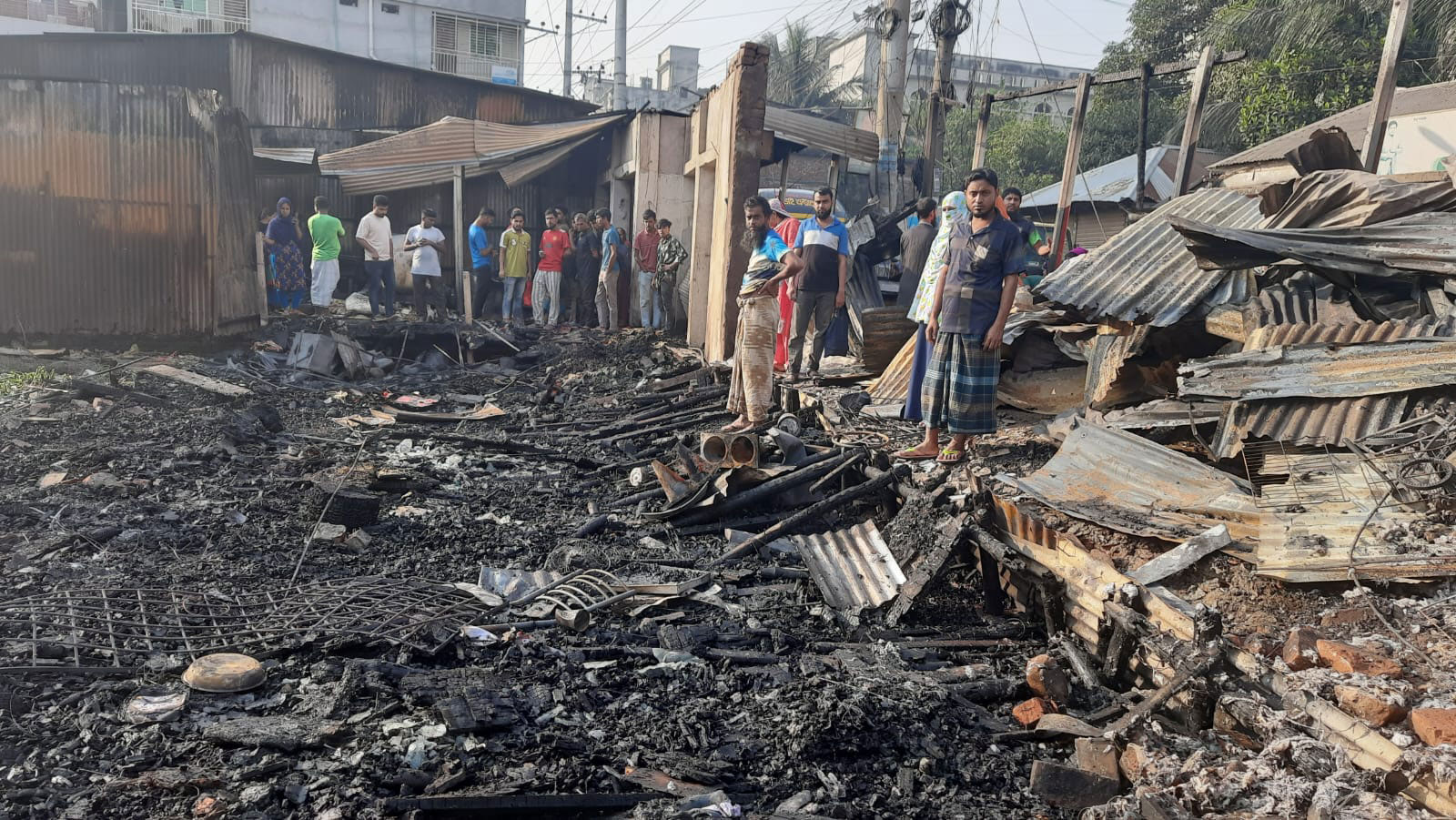 গাজীপুরে ৭ দোকানে আগুন, ৩০ লাখ টাকার ক্ষতি