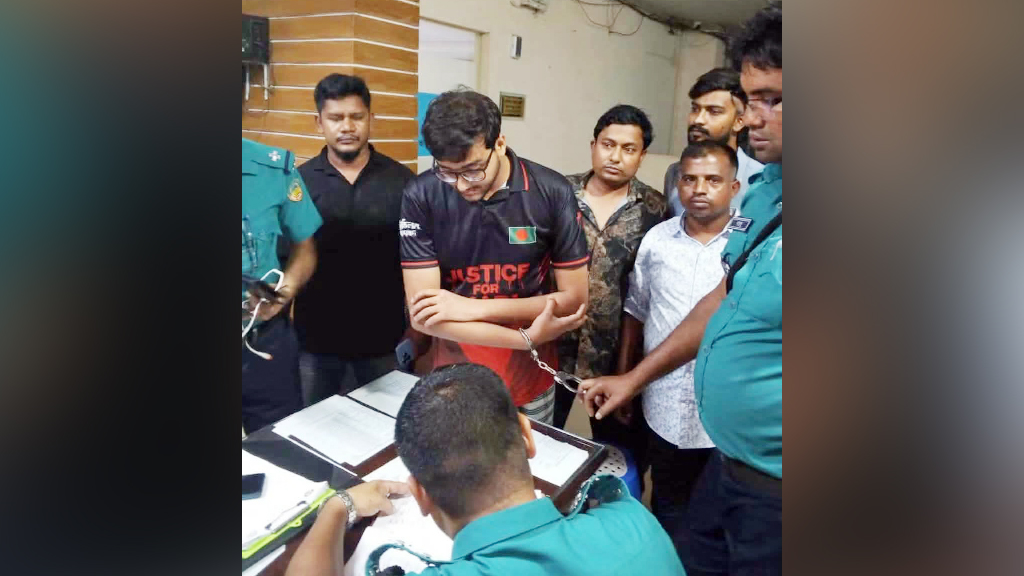 অতিরিক্ত বিদ্যুৎ বিল: ফেসবুকে প্রধানমন্ত্রীকে কটূক্তির অভিযোগে তরুণকে আটক