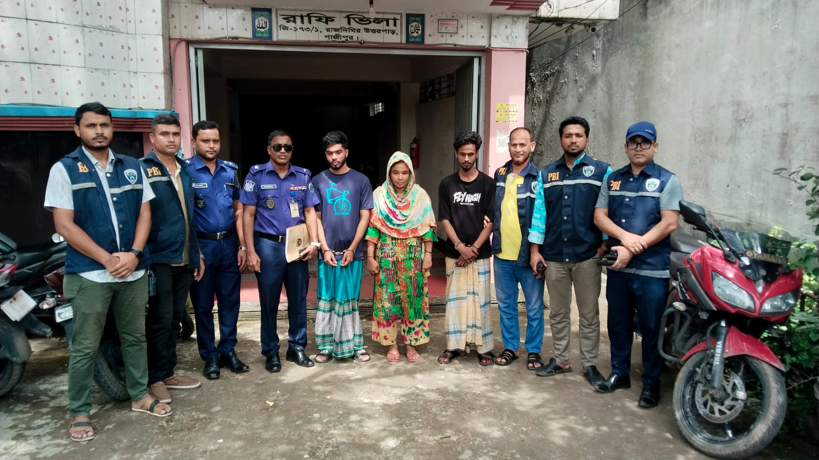 হত্যার পর প্রেমিকার মরদেহ স্যুটকেস ও বস্তায় ভরে ফেলা হয় খালে
