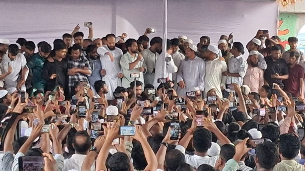 বাংলাদেশের প্রতি ইঞ্চি মাটি থেকে মুজিববাদীদের বিতাড়িত করব: নাহিদ