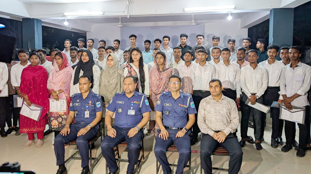 গাজীপুর পুলিশে নিয়োগ: কোটার কেউ উত্তীর্ণ হননি, মেধায় সুযোগ পেলেন সবাই