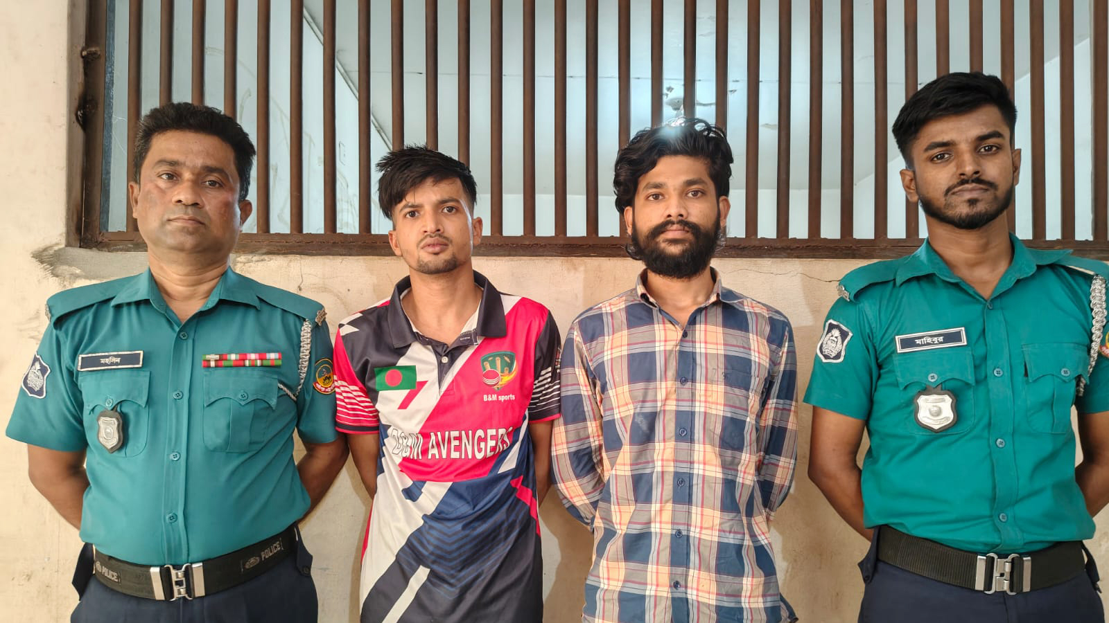 টঙ্গীতে চাঁদাবাজির মামলায় ছাত্রদলের বহিষ্কৃত সভাপতিসহ দুজন গ্রেপ্তার