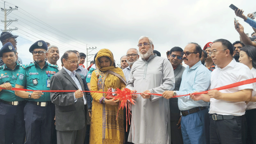 এটি কি আমার বাপের টাকায় করছে—উদ্বোধনী ফলকে নাম দেখে রেগে গেলেন উপদেষ্টা