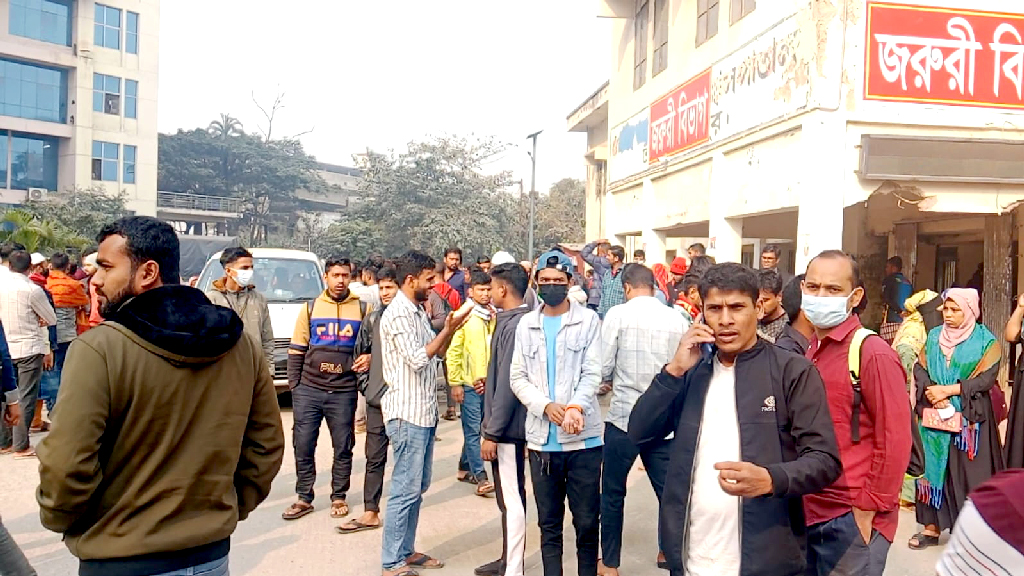 ‎টঙ্গীতে দুটি পোশাক কারখানার শতাধিক শ্রমিক অসুস্থ, হাসপাতালে ভর্তি