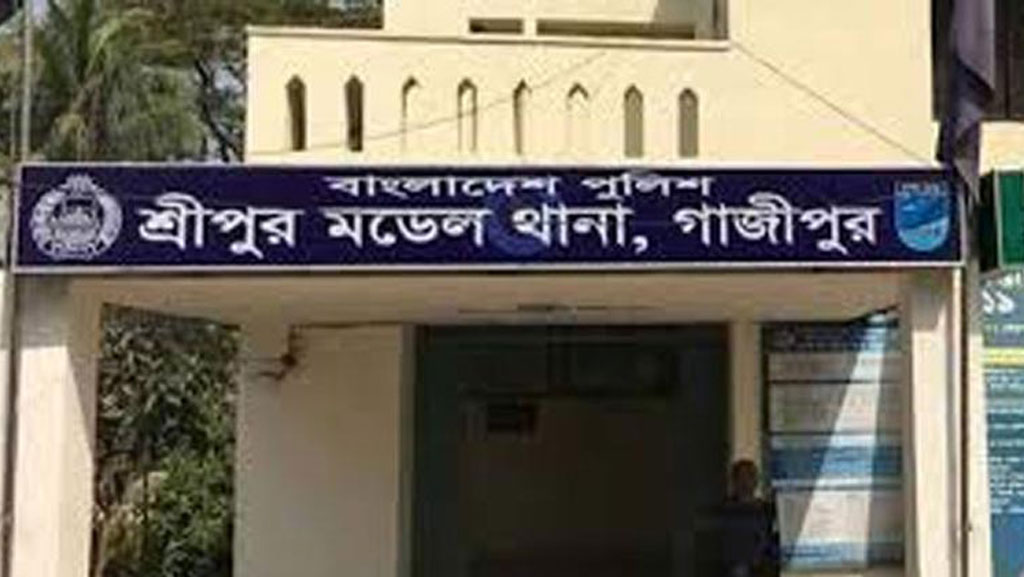 স্বামীর গলায় বঁটি চালিয়ে থানায় স্ত্রীর ফোন, ‘আমি আত্মসমর্পণ করব, আমাকে নিয়ে যান’