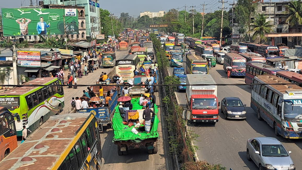 গাজীপুরে আজ আরও ৮৩৩ কারখানায় ছুটি, বিকেলে যানজটের শঙ্কা