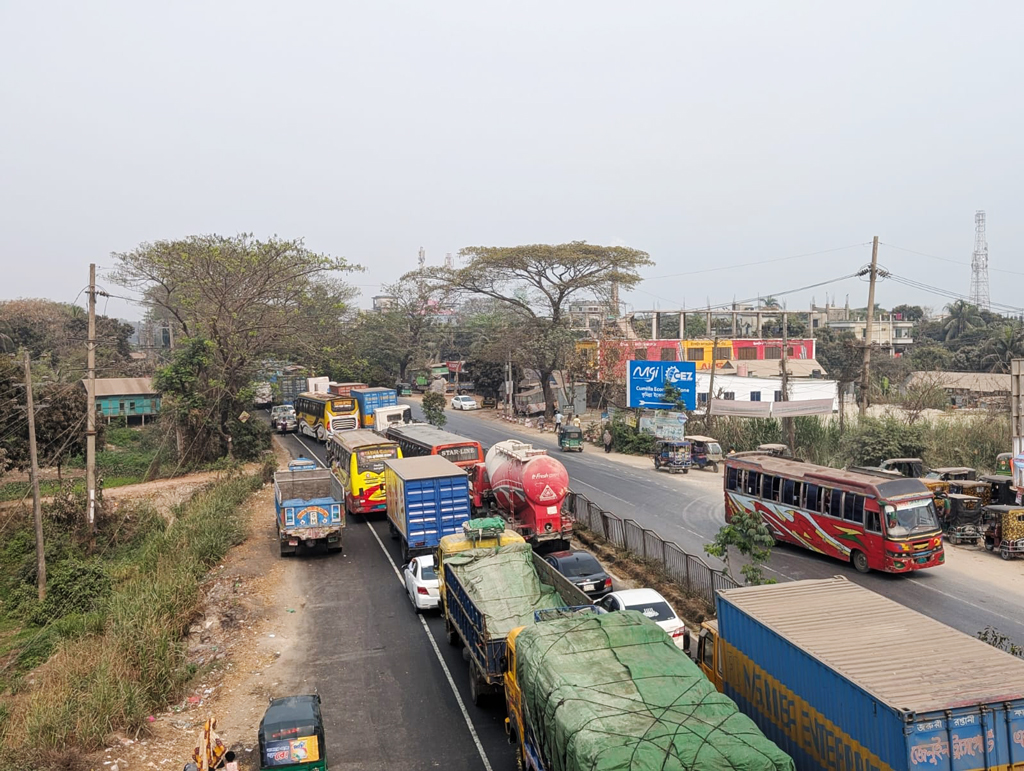 ঢাকা-চট্টগ্রাম মহাসড়কের গজারিয়া অংশে তীব্র যানজট