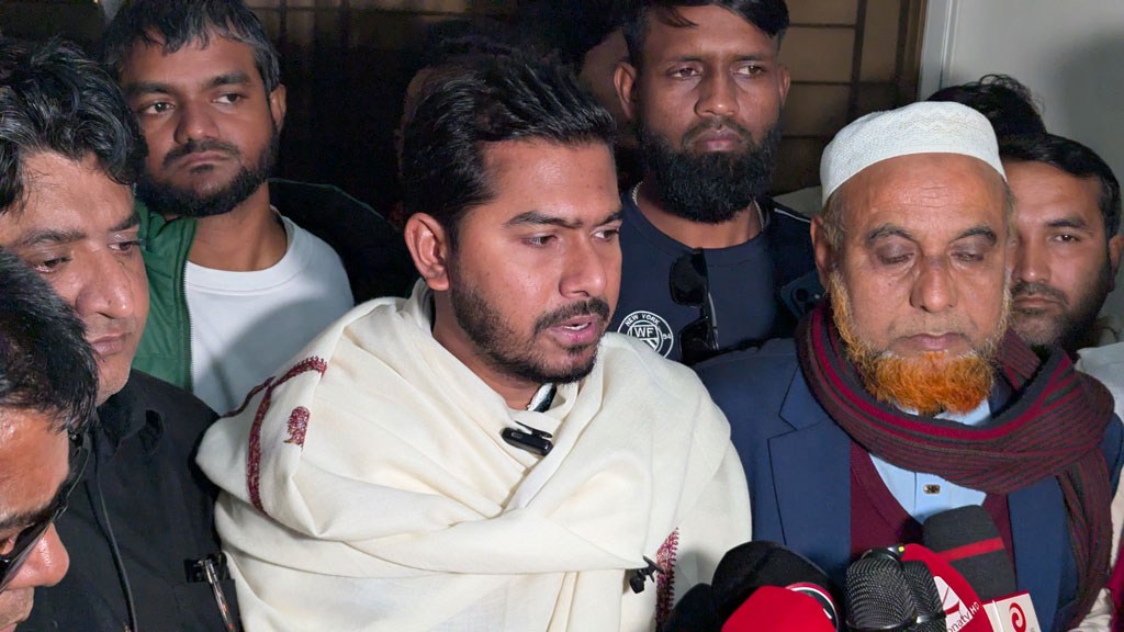 গণঅধিকার পরিষদ কোনো দলের সঙ্গে বিলীন হয়নি: নুর