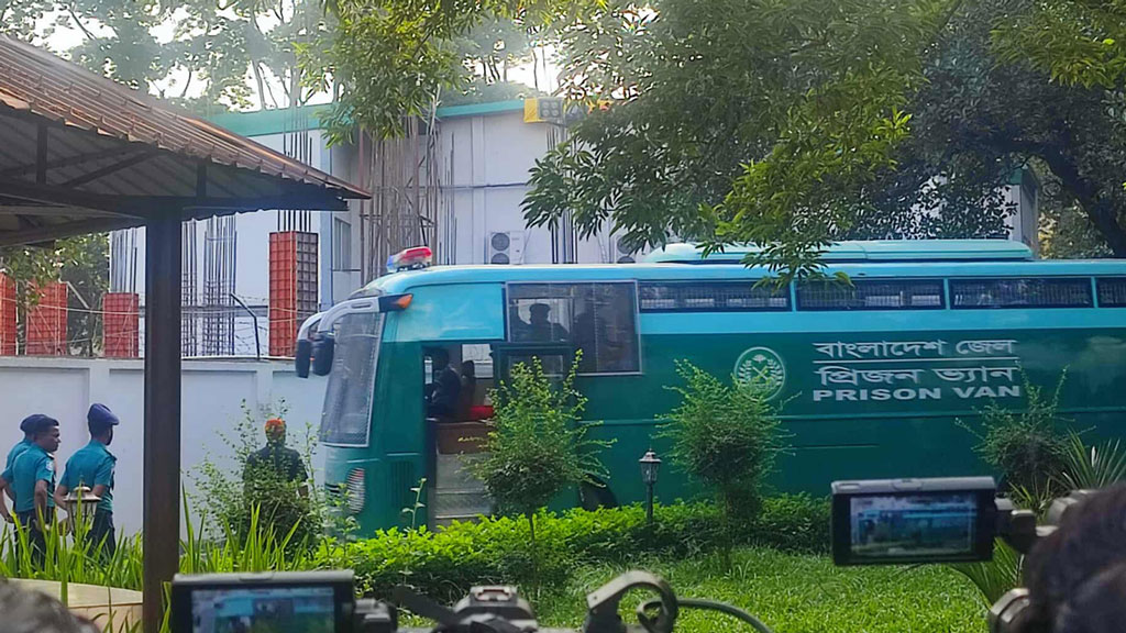 ১৫ সেনা কর্মকর্তাকে কারাগারে পাঠালেন ট্রাইব্যুনাল