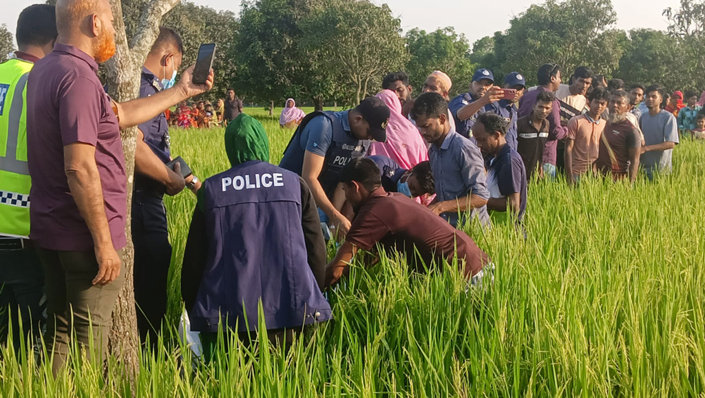 গোমস্তাপুরে নিখোঁজ শিশুর লাশ ধানখেত থেকে উদ্ধার