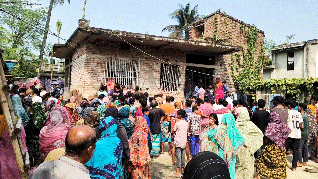 বৃদ্ধ বাবাকে কুপিয়ে হত্যার অভিযোগ ছেলের বিরুদ্ধে