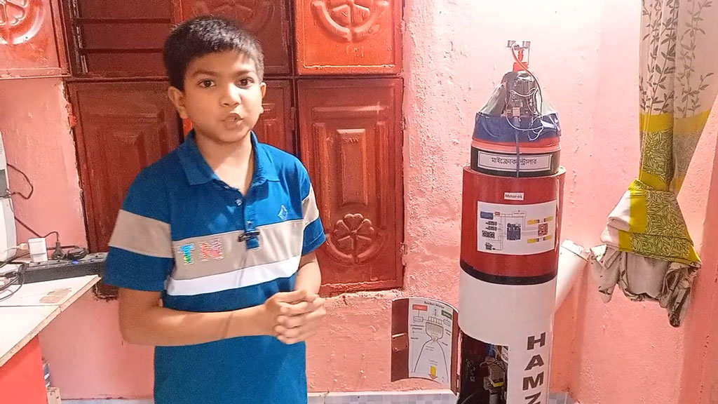 গাংনীর খুদে বিজ্ঞানী আল কাসাভ: রকেট ইঞ্জিনিয়ারের স্বপ্নে উদ্ভাবনের আলো