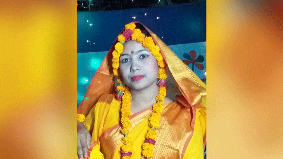 গঙ্গাচড়ায় গৃহবধূর ঝুলন্ত মরদেহ উদ্ধার, স্বামীর বিরুদ্ধে নির্যাতনের অভিযোগ