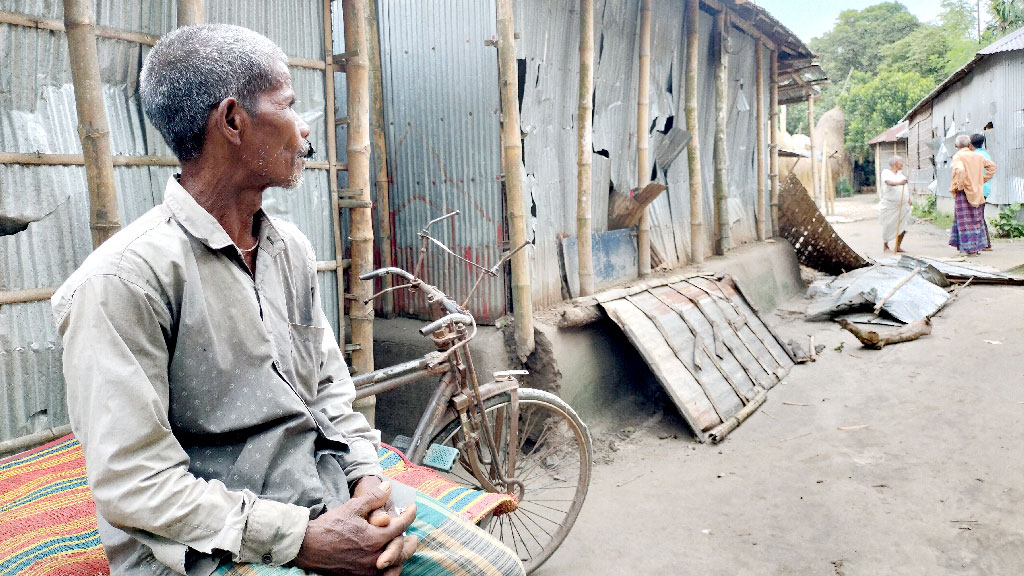 গঙ্গাচড়ায় হিন্দুপল্লিতে হামলার ঘটনায় ৫ জন গ্রেপ্তার
