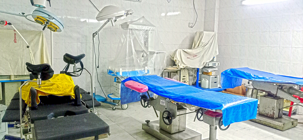 চিকিৎসক নেই, অস্ত্রোপচার বন্ধ