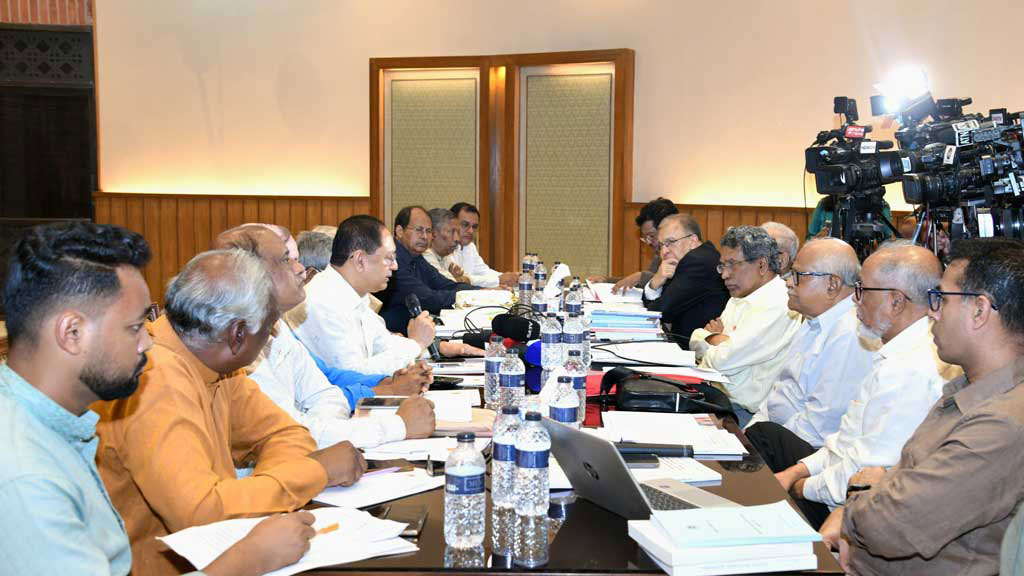 লাখো শহীদের রক্তের বিনিময়ে পাওয়া সংবিধান পুনর্লিখন নয়, সংসদে সংশোধনের পক্ষে গণফোরাম