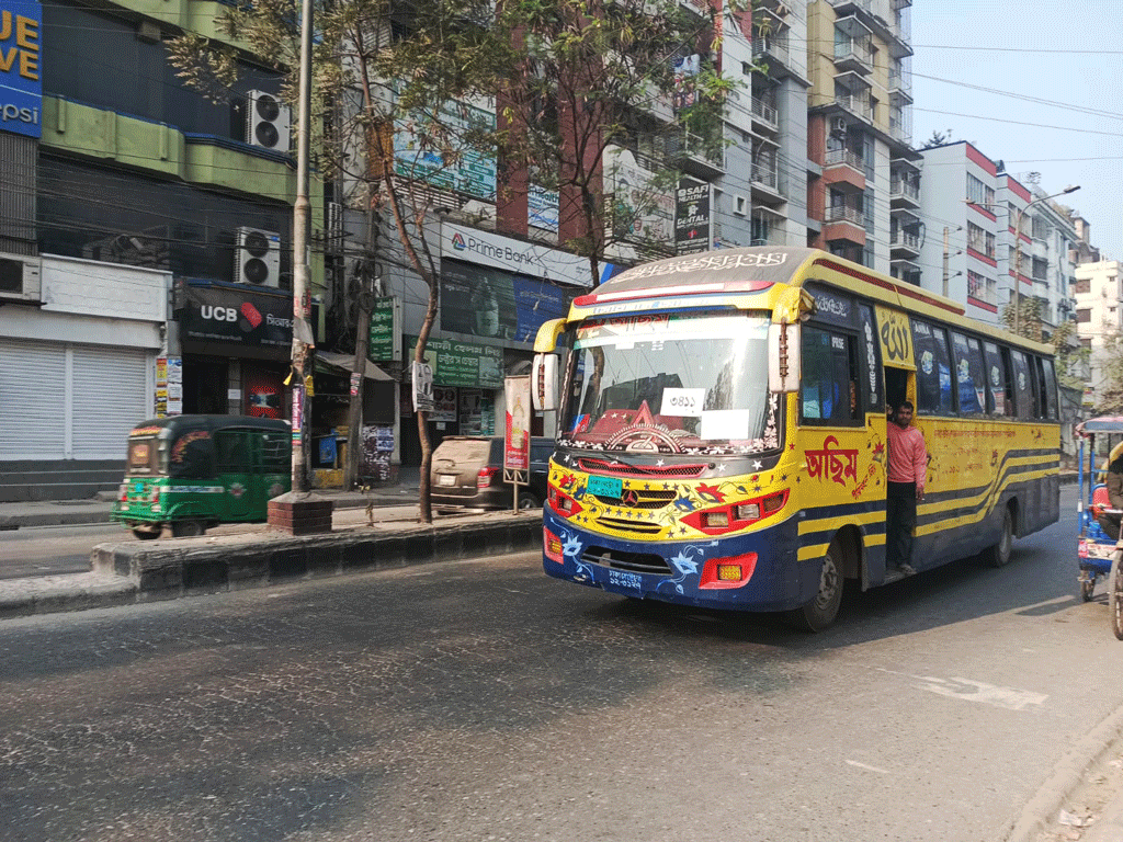 ভোটের পরদিন রাজধানীতে চলছে গণপরিবহন