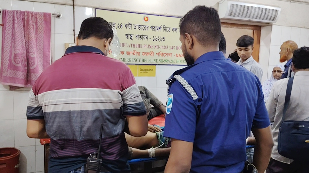 গাজীপুরে গরুচোর সন্দেহে ৪ যুবককে গণপিটুনি, নিহত ১